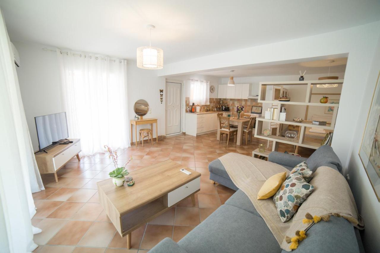 Azalea - Modern Studio With Sea View Galatás Extérieur photo