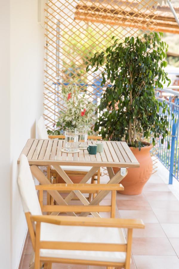 Azalea - Modern Studio With Sea View Galatás Extérieur photo